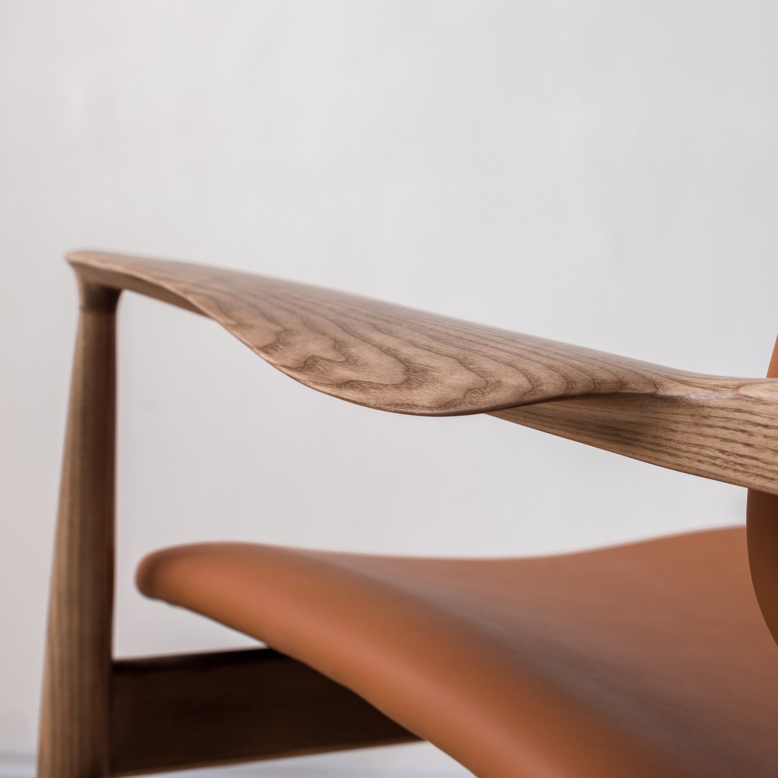 FL Leisure Chair side view